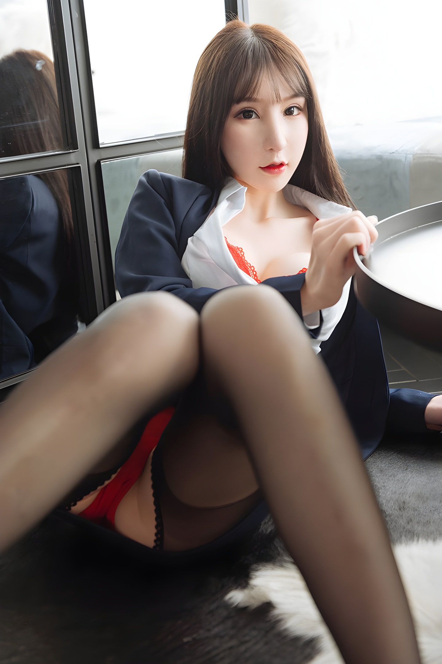 于希秘书装写真：纯欲睡姿展现白皙美肌的职场诱惑